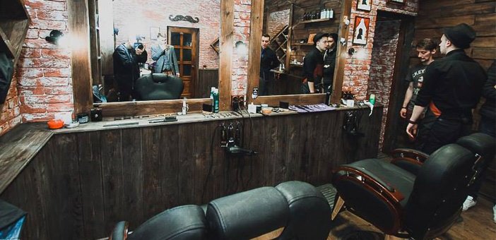 Зал «BARRY BarberShop». Запишіться зі знижкою