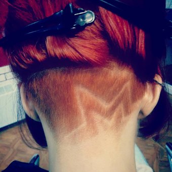 Drawings on the hair in the beauty salon «Mon chéri» in Odessa. Do it at a discount.