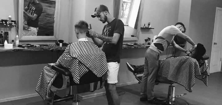 «KINGS-MAN» барбершоп у Запоріжжі. Записуйтесь на фарбування сивини у чоловіків по акції.