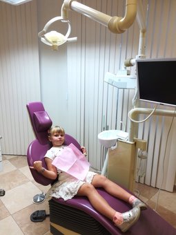 Periodontitis treatment in dentistry "Medgrand tvoia usmishka" in Kiev. Make an appointment with a dentist at a discount.