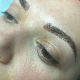 Eyebrow tattooing at the Natalie Nail studio in Kiev. Do it at a discount.
