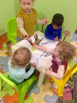 Developing activities for kids in the kindergarten "Lollipops" in the Dnieper. Enroll the child in the kindergarten at a discount.