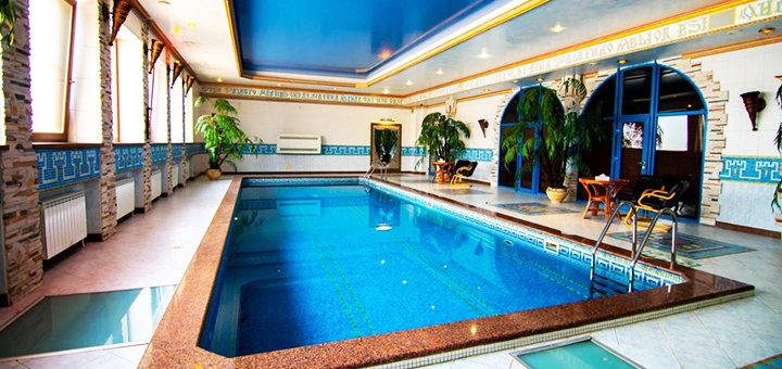 A room at the Camelot hotel on Lukyanovka. Book a room with a discount. Discount hotels in Kiev.