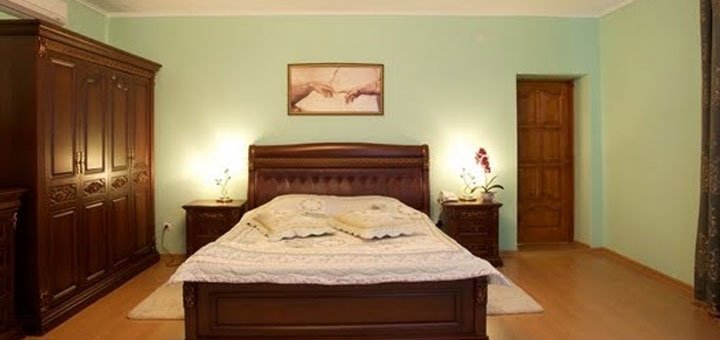 Room at the Verkhovyna Hotel. Book a room at a discount. Cheap hotels in Kiev.