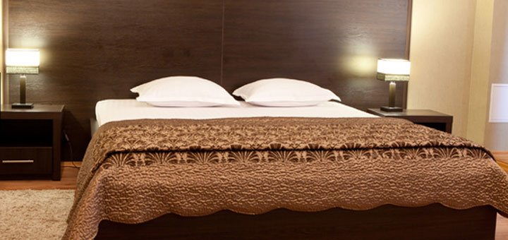 Room at the Verkhovyna Hotel. Book a room at a discount. Cheap hotels in Kiev.