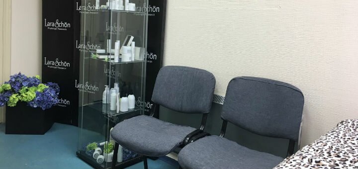 Косметолог «DIA BEAUTY STUDIO» в Киеве на Олимпийской. Записывайтесь на пилинг лица по акции.
