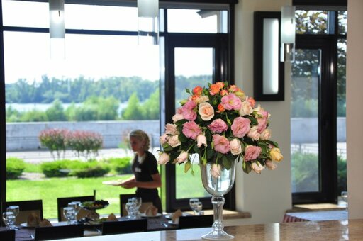 Services of the restaurant chotiri sezoni on special offer. buy at a discount