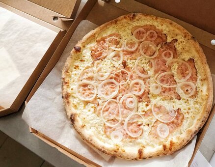 Піци у ресторані Veterano Pizza у Маріуполі. Бронюйте зі знижкою