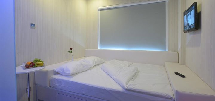 Номер в отеле «IQ hotel» в Киеве. Забронировать номер в отеле со скидкой. Отели в Киеве рядом с метро.
