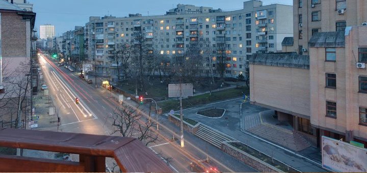 The view from the rooms of the Pokrovsky Hotel in Kiev. Book a room at the Pokrovsky hotel with a discount. Inexpensive hotel in the center of Kiev.