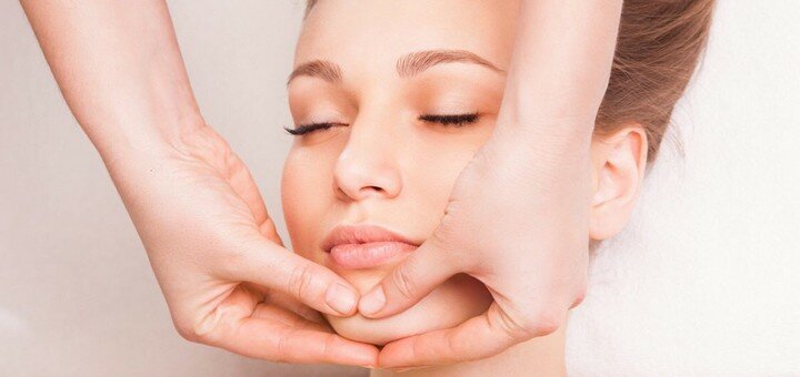 Facial massage at Beauty Film Studio in Kiev. Sign up for the promotion.