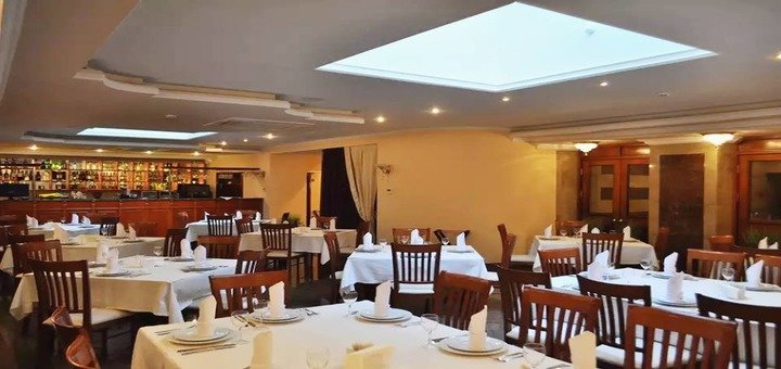 The hall of the restaurant "Jerusalem". Book a table for a special offer