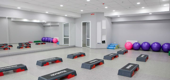 Fitness room in the &quot;fitness house&quot; sports club in vinnitsa. buy passes for group classes at a discount.