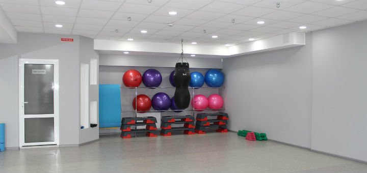 Fitness room in the &quot;fitness house&quot; sports club in vinnitsa. buy passes for group classes at a discount.
