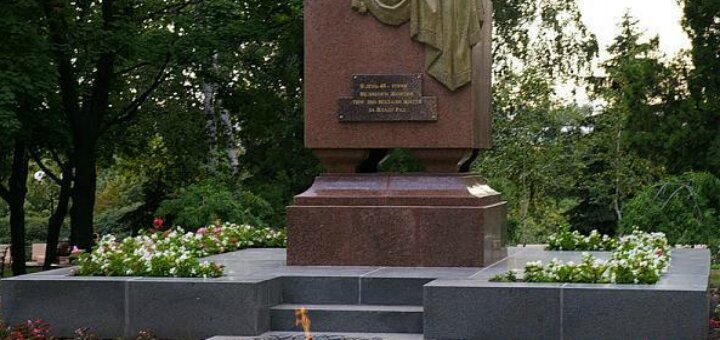 Памятник «Борцам Октябрьской революции»