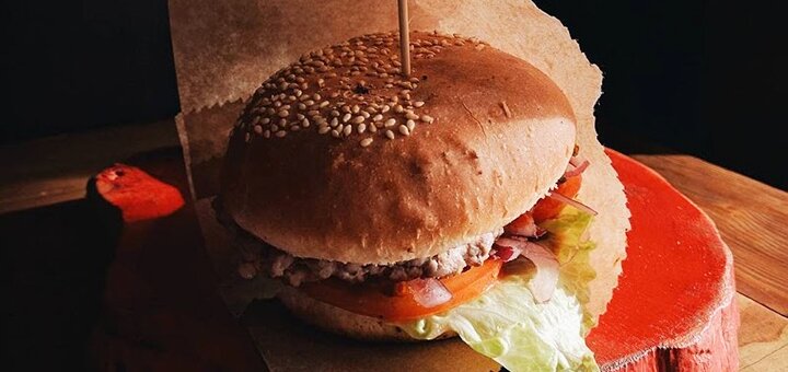 Burger place - burger bar in zaporozhye. order food at a discount.