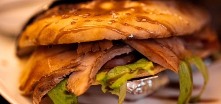 Discount on menu at Damascus bar