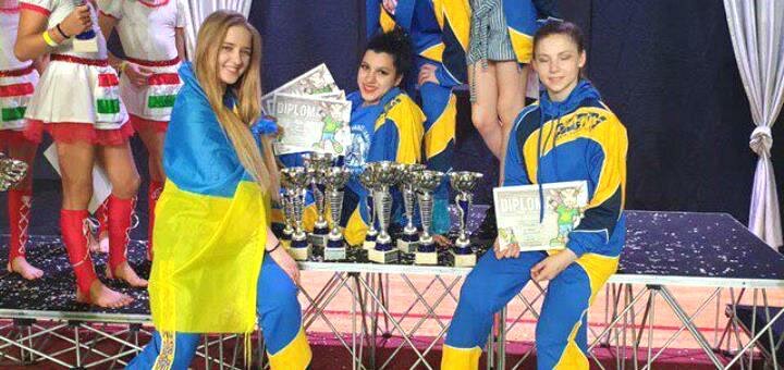 Ученики «Lysokon Dance Studio» в Киеве. Записаться в школу танцев по скидке.