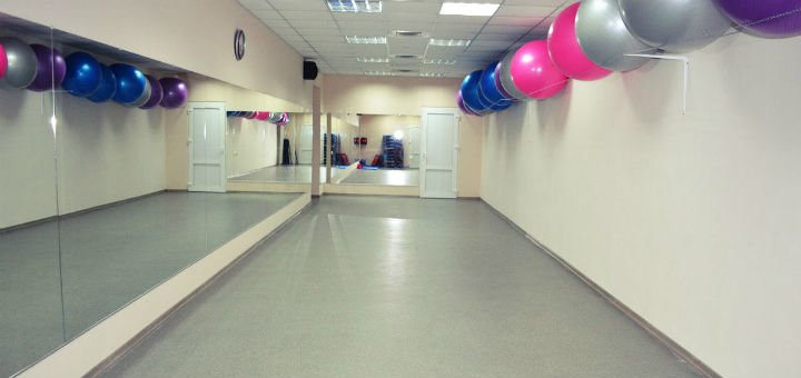 Фітнес зал в клубі «чемпіон» в одесі. купуйте абонементи на групові заняття по акції.