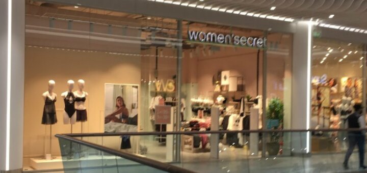 Low prices store "women'secret"