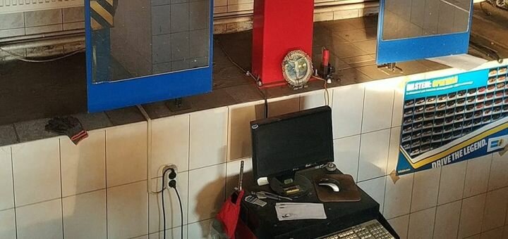 Discount for repair and maintenance of a car at a service station authority