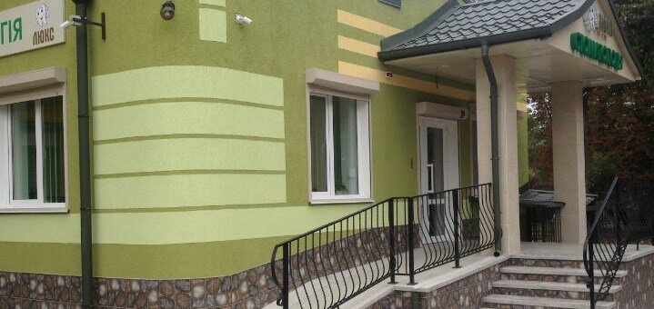 Акции в стоматологической клинике Люкс в Каменец-Подольском
