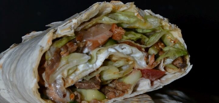 Discount on food with delivery from sushi max