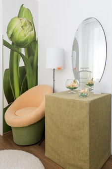 Maya Filatova's studio in Kiev. Epilation is inexpensive.