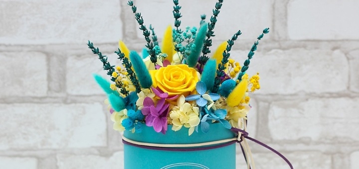 Design bouquets from the «Floretta» company. order with a discount.