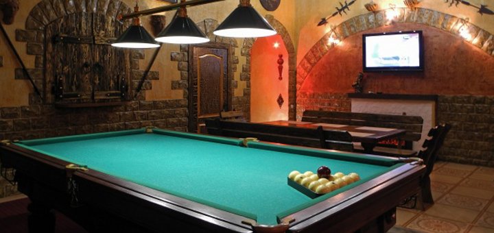 Relax by the action in the club "Heat"