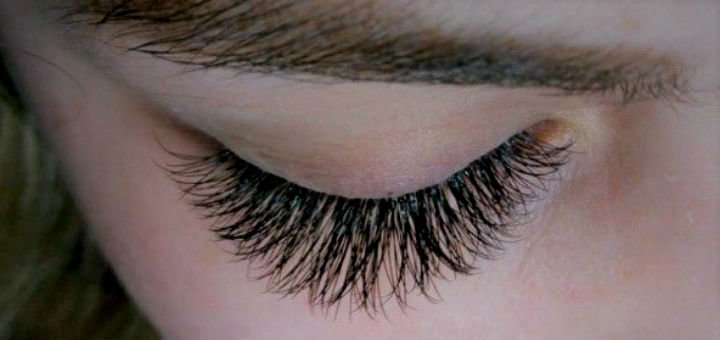 Eyelash extension in the City style beauty salon in Dnipro. Sign up for an eyelash correction for a promotion.