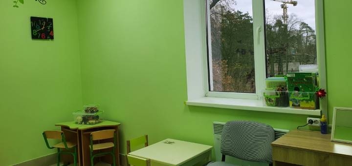 Заняття з психологом у студії розвитку «Квадрат»