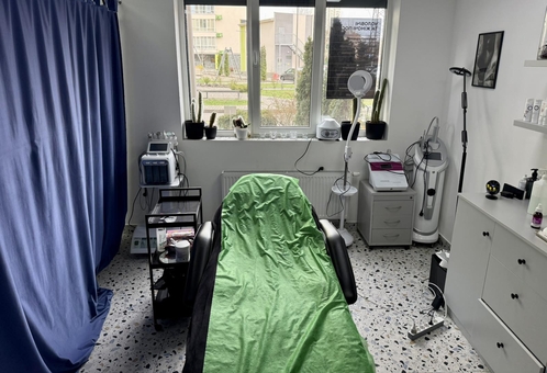 Anna Domnikova's beauty salon. Get a 10% discount on your visit.