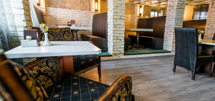 The interior of the trattoria Terra Mare in Vinnitsa on Kotsyubinsky. Order food delivery for a promotion.