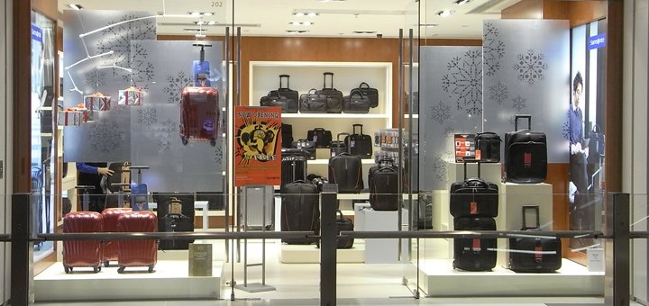 Promotion in Samsonite stores