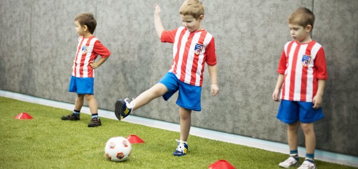 Детский футбольный клуб «Footballkids» посещайте по акции 2