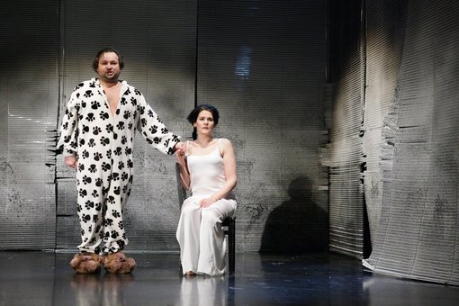 A performance at the kiev academic young theater. buy theater tickets at a discount.