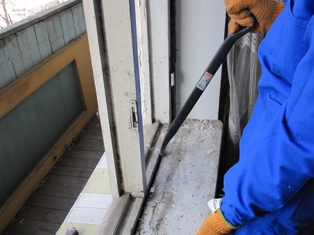 Ремонт металопластикових вікон у сервісі «Мій віконний майстер» у Києві. Викликайте віконного майстра з акції.