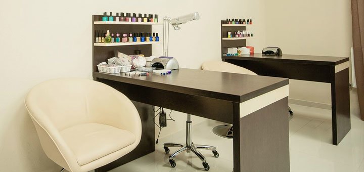 Discount manicure at Brooklyn Beauty Salon