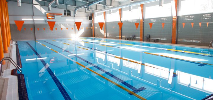 Басейн в фітнес-клубі EveryDay fitness