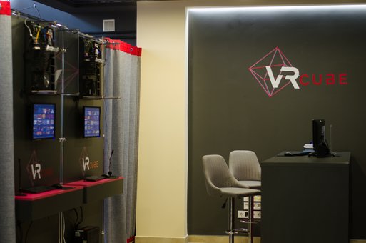 Ігри віртуальної реальності Бетмен у клубі "VR Cube" у Львові. Бронюйте час на гру Batman Arkham VR акцією.