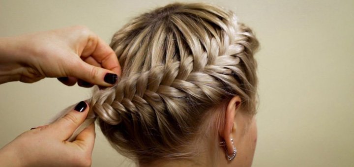 Unusual hairstyles in the studio of express hairstyles and hair accessories «Zapletayka» in Kherson. Sign up with a discount