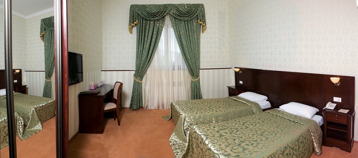 Discounts on holidays at the Royal Street Hotel 30
