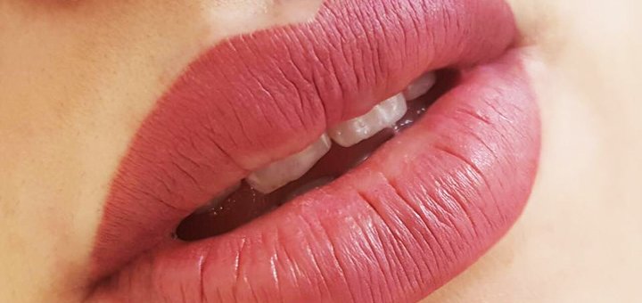 Permanent lip makeup in the Polaris beauty studio in Nikolaev. Sign up for a tattoo at a discount.