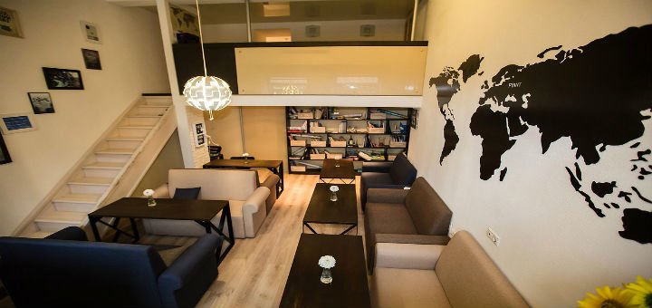 Office of the travel agency &quot;elang tour&quot;. book last minute discounts.