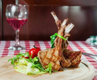 Мясные блюда ресторана «Diner» в Киеве. Заказать столик по акции