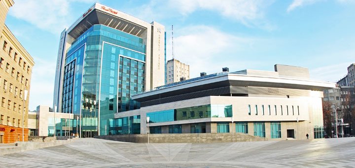 Экстерьер в отеле «Premier Palace Hotel Kharkiv» во Львове. Забронировать номер недорого